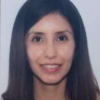 És Llicenciada en Psicologia per la Universitat de Barcelona. Ha ampliat la formació amb diferents cursos enfocats en qualitat i seguretat clínica. Des de l'any 2017, ha col·laborat amb els grups de recerca del Dr. Joan Bladé (Mieloma Múltiple) i amb el Dr. Armando López-Guillermo (Neoplásias Limfoides) Actualment, exerceix com a secretària de Direcció de l'Institut de Malalties Hematològiques i Oncològiques de l'Hospital Clínic de Barcelona, i secretària personal del Dr. Alvaro Urbano, director de l'Institut.